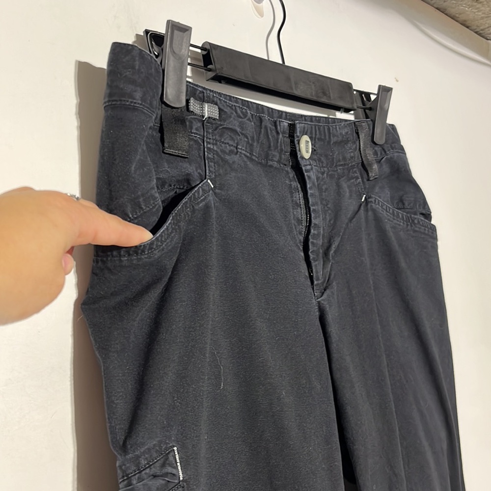 Patagonia Mid Rise Black Organic Cotton Straight Leg Cargo Pants Size 6 - Picture 4 of 11